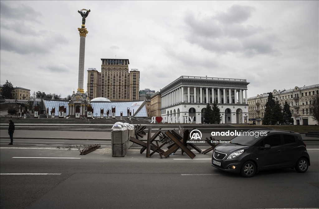 Ukrayna'nın başkenti Kiev'de savaş hazırlıkları devam ediyor