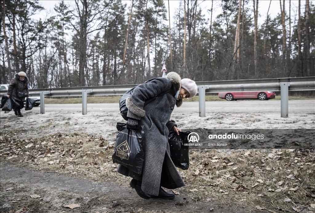 الجيش الأوكراني يواصل إجلاء المدنيين قرب كييف