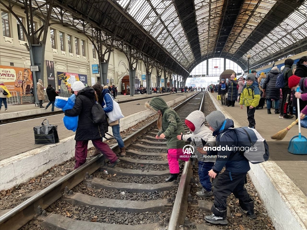 Ukraynalı kadınlar 8 Mart Dünya Kadınlar Günü’nde “barış” istedi