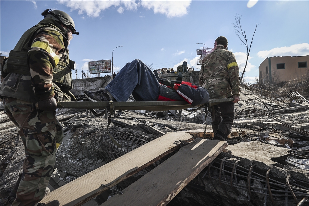 Vazhdon evakuimi i civilëve ukrainas nga qytetet Irpin dhe Bucha