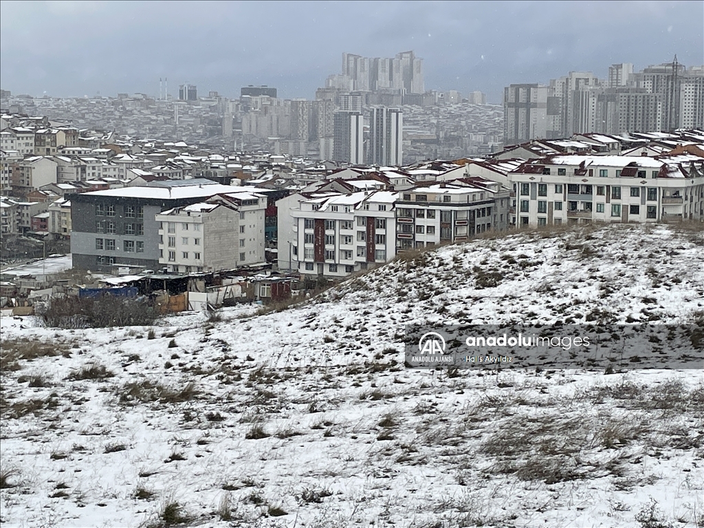 İstanbul'da kar yağışı etkili oluyor