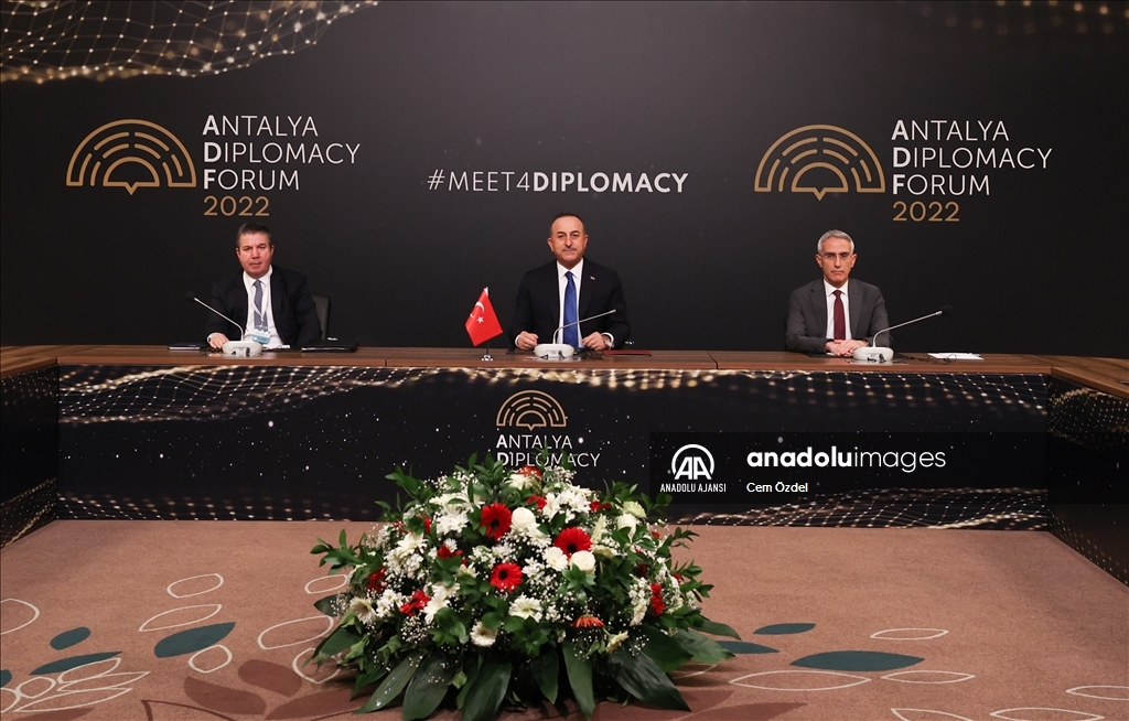 Rusya-Ukrayna-Türkiye üçlü dışişleri bakanları toplantısı