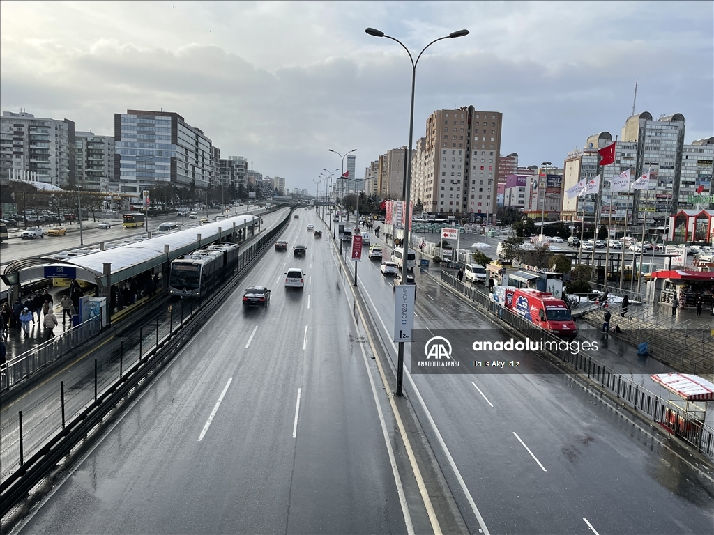 İstanbul'da kar yağışı etkili oluyor
