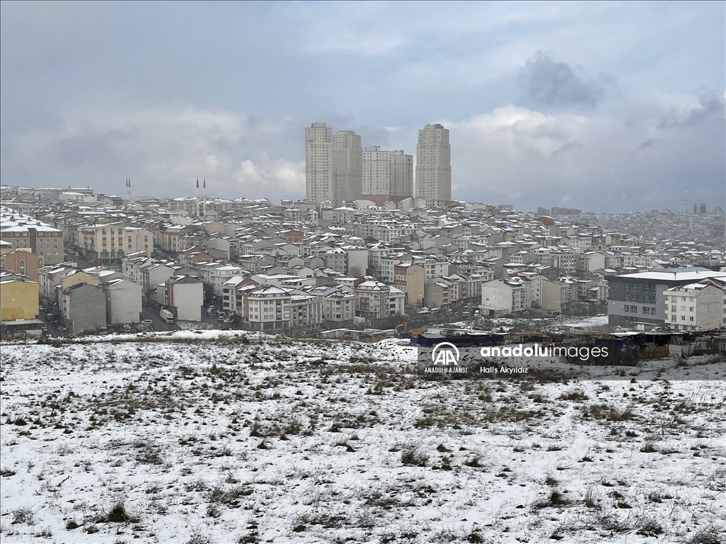 İstanbul'da kar yağışı etkili oluyor