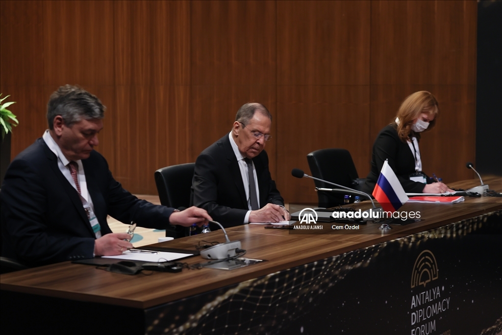 Rusya-Ukrayna-Türkiye üçlü dışişleri bakanları toplantısı