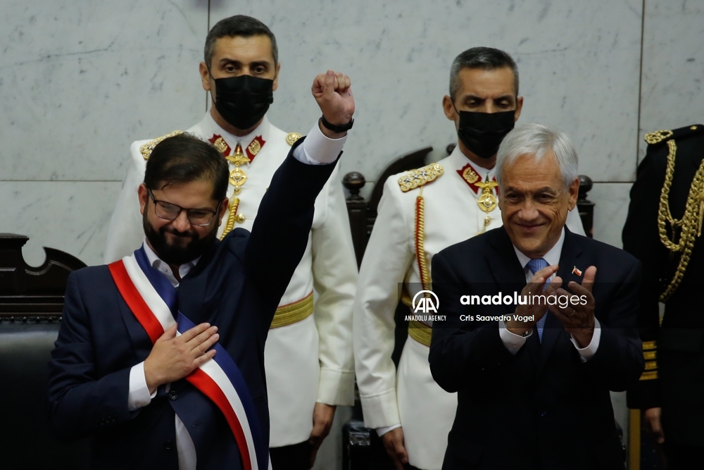 Gabriel Boric se posesiona como el nuevo presidente de Chile