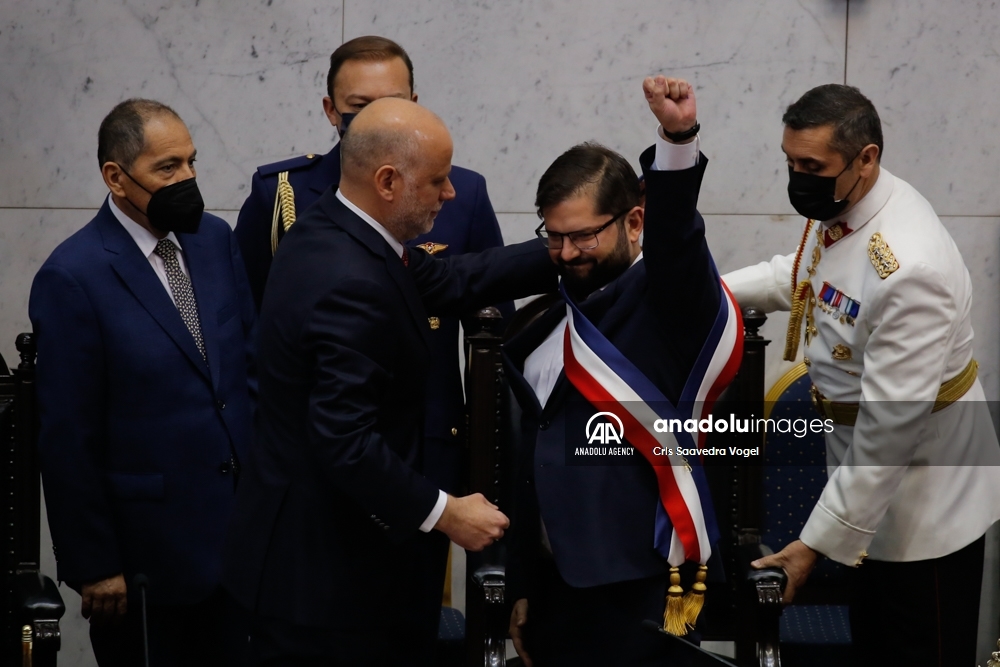 Gabriel Boric se posesiona como el nuevo presidente de Chile