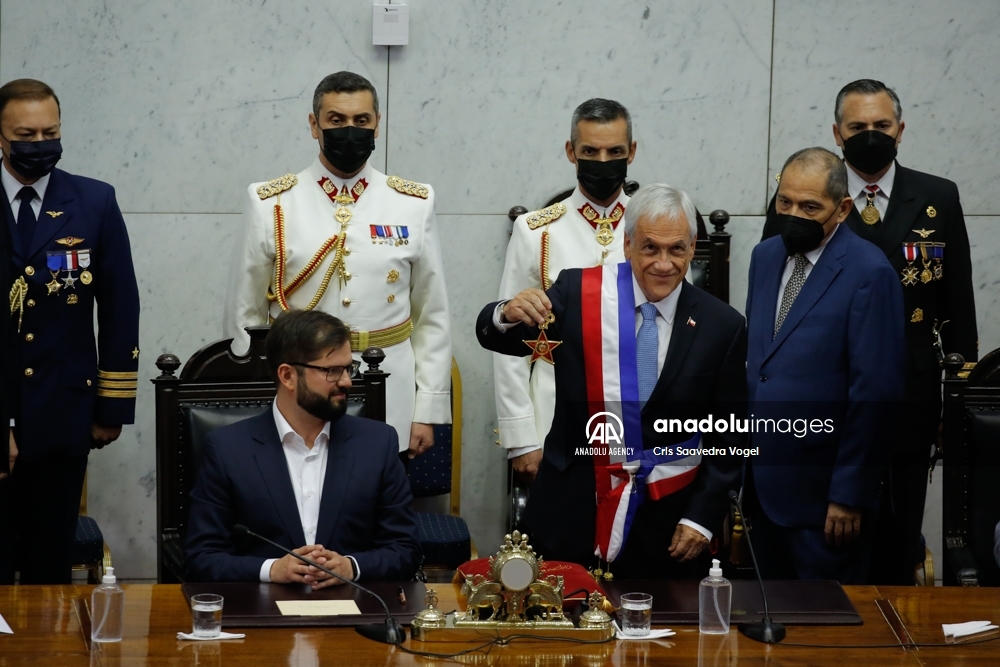 Gabriel Boric se posesiona como el nuevo presidente de Chile