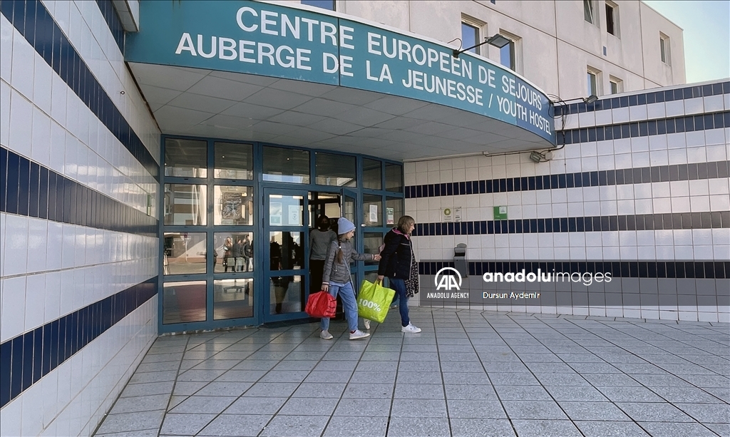 Civilians left Ukraine arrive in France
