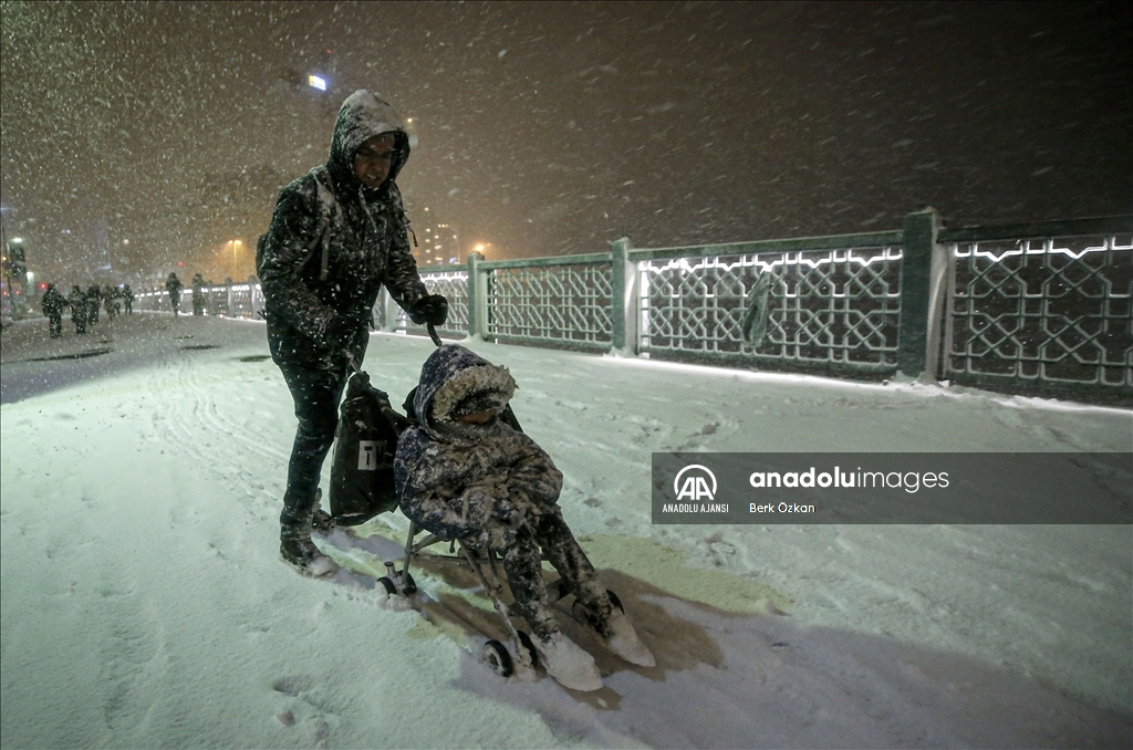 İstanbul'da kar etkili oluyor
