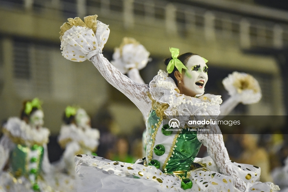 Ensayo de la Escuela de Samba Imperatriz Leopoldinense en Río de Janeiro