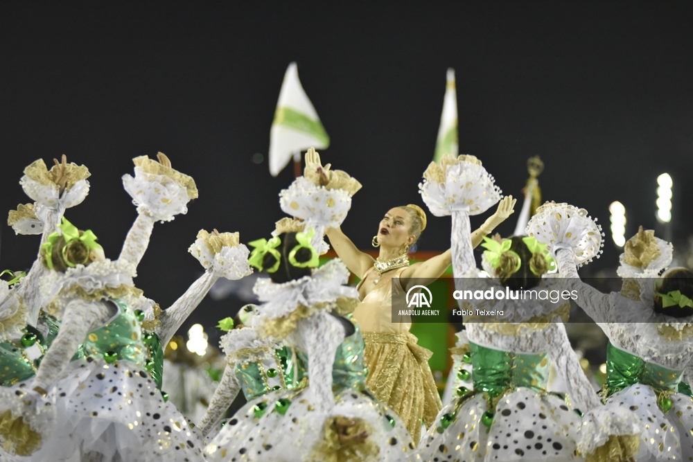 Ensayo de la Escuela de Samba Imperatriz Leopoldinense en Río de Janeiro