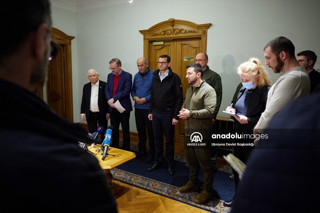 Zelenskiy, Polonya, Çekya ve Slovenya başbakanlarını Kiev'de kabul etti