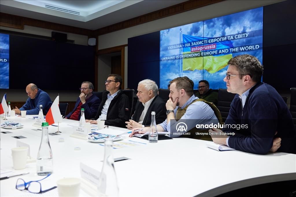 Zelenskiy, Polonya, Çekya ve Slovenya başbakanlarını Kiev'de kabul etti