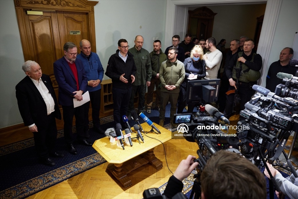 Zelenskiy, Polonya, Çekya ve Slovenya başbakanlarını Kiev'de kabul etti
