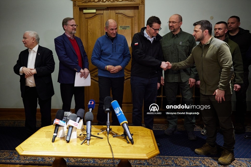 Zelenskiy, Polonya, Çekya ve Slovenya başbakanlarını Kiev'de kabul etti