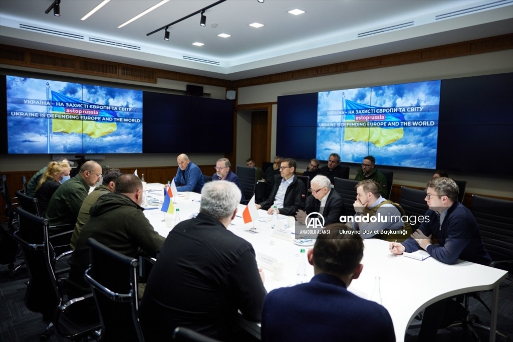 Zelenskiy, Polonya, Çekya ve Slovenya başbakanlarını Kiev'de kabul etti
