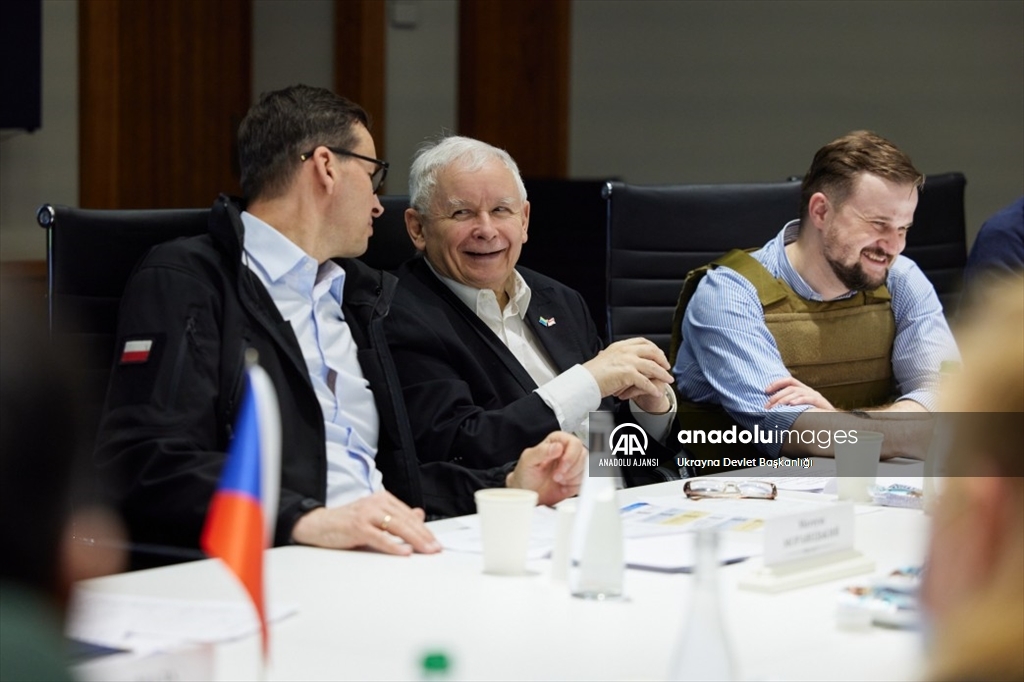 Zelenskiy, Polonya, Çekya ve Slovenya başbakanlarını Kiev'de kabul etti