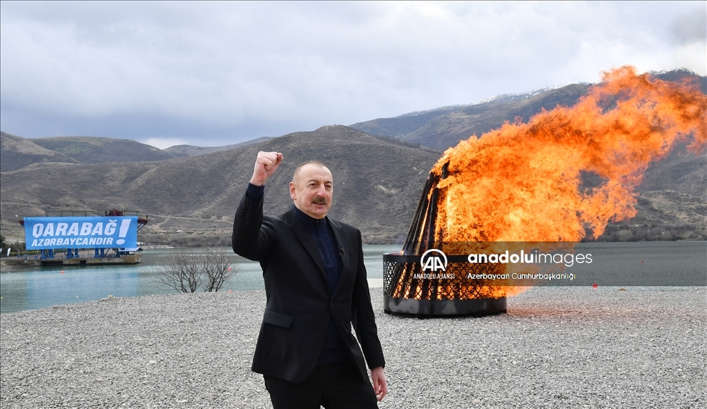 Azerbaycan Cumhurbaşkanı Aliyev, Karabağ'da Nevruz ateşini yaktı