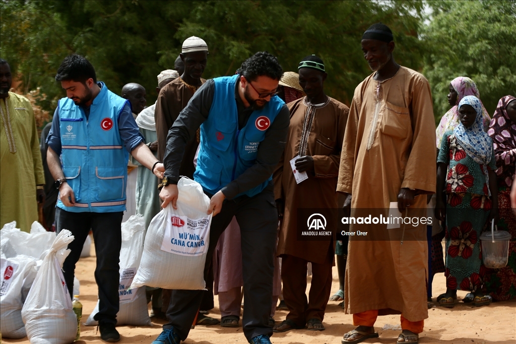 بدأ وقف الديانة التركي توزيع مساعداته الخاصة بشهر رمضان لهذا العام، من العاصمة النيجرية نيامي.