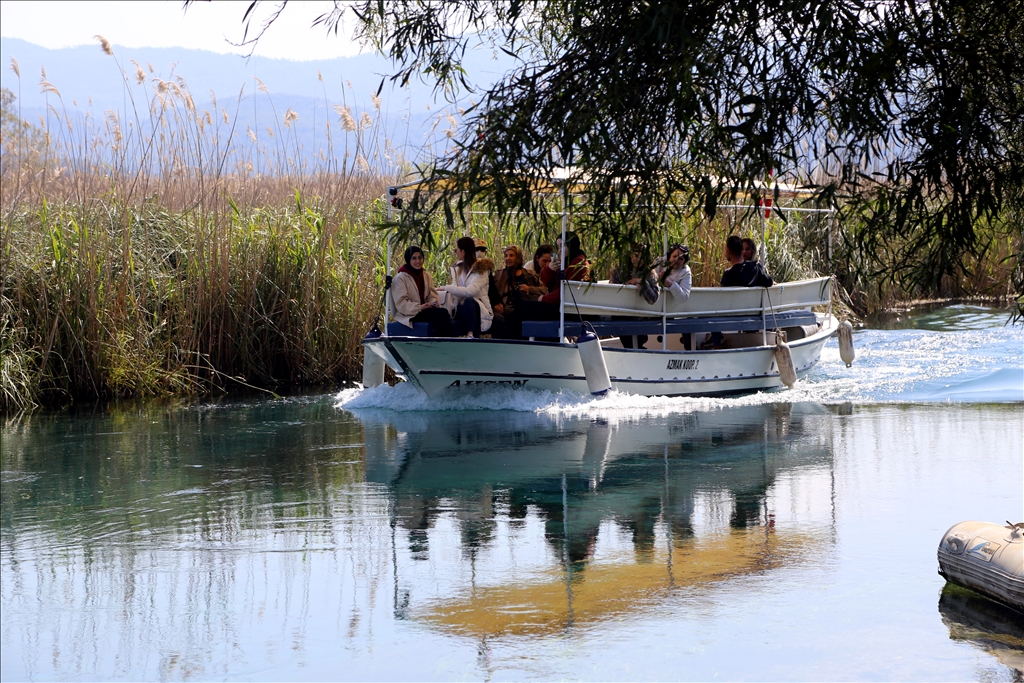 Muğla sahillerinde güneşli havada yoğunluk oluştu