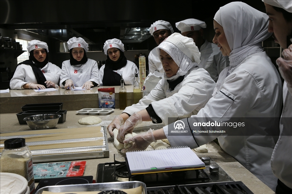 بأطباقها التراثية..