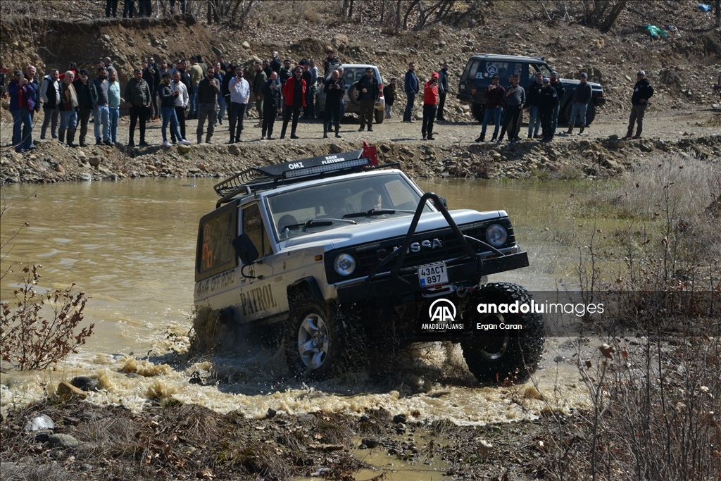 Kütahya'nın 2300 metre rakımlı Murat Dağı'nda off-road heyecanı