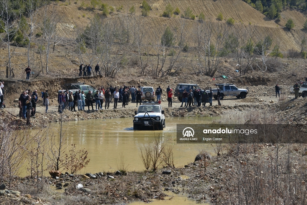Kütahya'nın 2300 metre rakımlı Murat Dağı'nda off-road heyecanı
