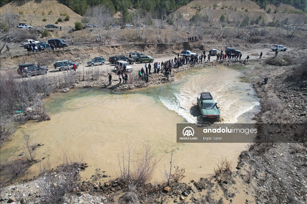 Kütahya'nın 2300 metre rakımlı Murat Dağı'nda off-road heyecanı
