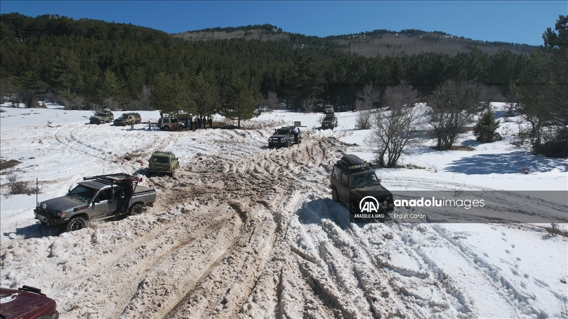 Kütahya'nın 2300 metre rakımlı Murat Dağı'nda off-road heyecanı
