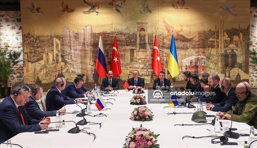 В Стамбуле завершилась встреча делегаций РФ и Украины