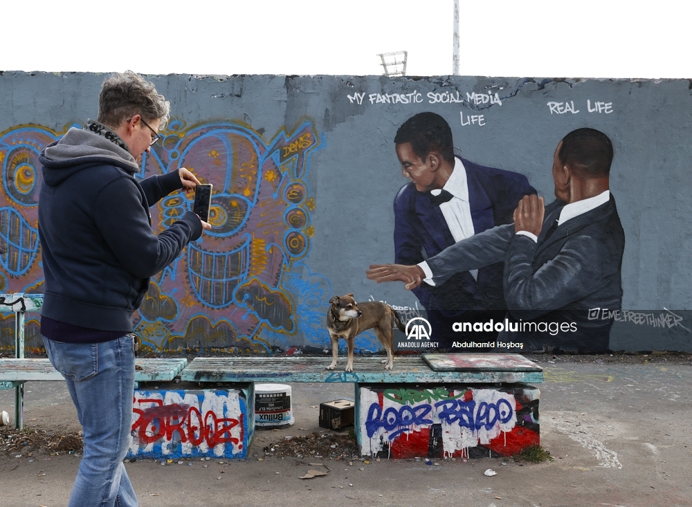 En Berlín pintan grafiti inspirado en la bofetada de Will Smith en los Oscar