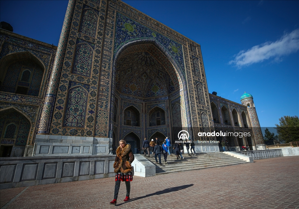 Semerkant'ın kalbi Registan Meydanı