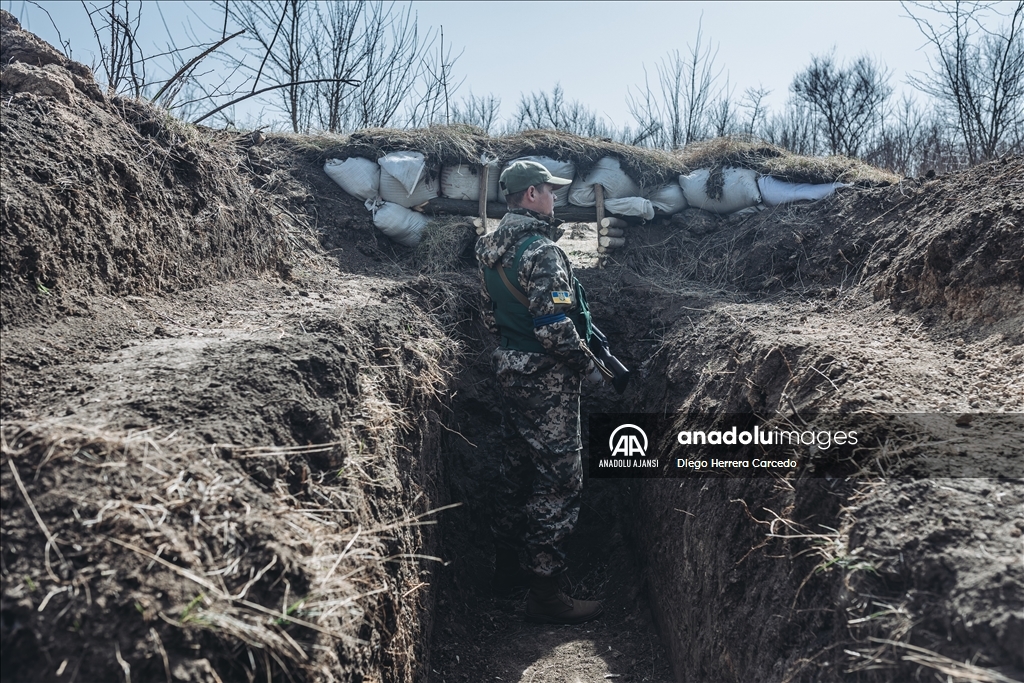 Ukraynalı gönüllüler Zaporijya kentinde askeri eğitim alıyor