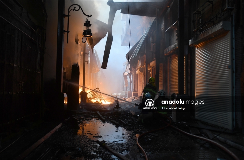 الكويت.. اندلاع حريق كبير في أقدم أسواق العاصمة التجارية