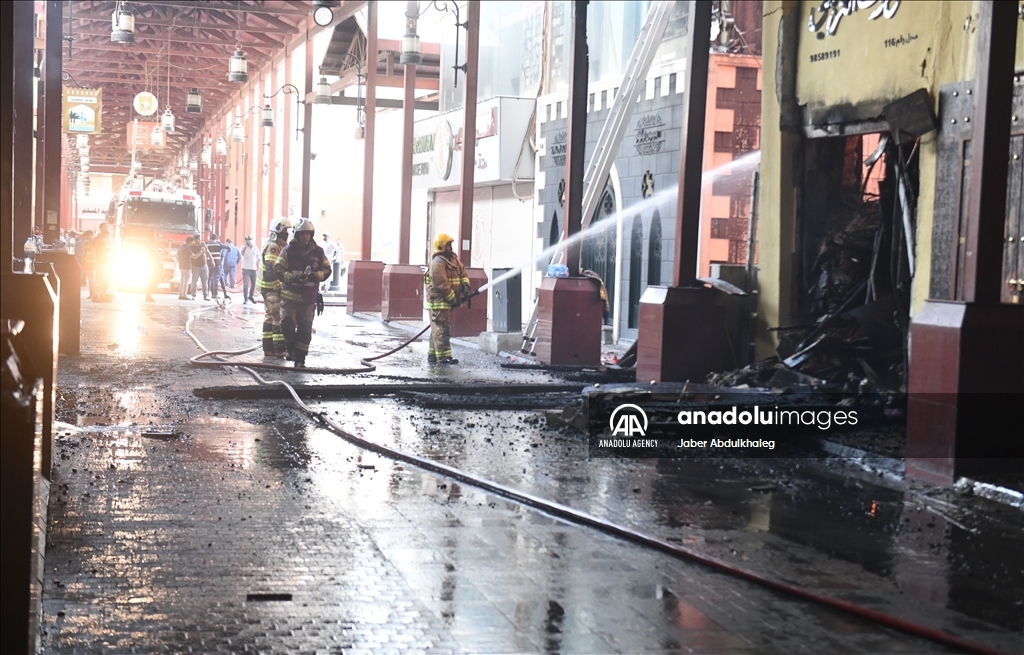 الكويت.. اندلاع حريق كبير في أقدم أسواق العاصمة التجارية