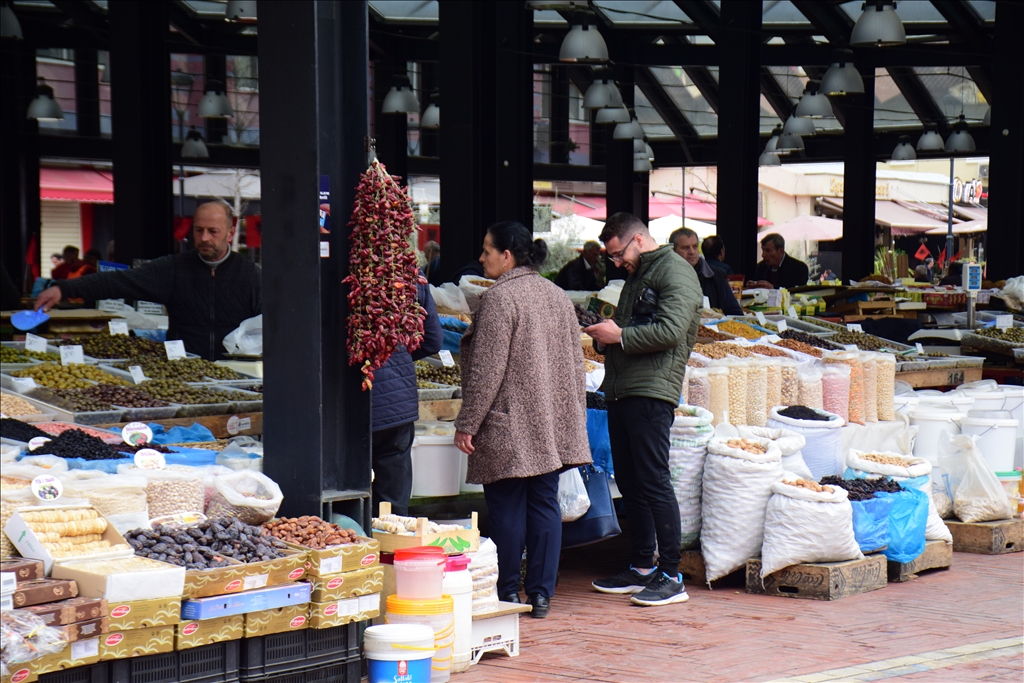 Besimtarët muslimanë në Ballkan bëjnë përgatitjet e fundit për Muajin e Shenjtë të Ramazanit