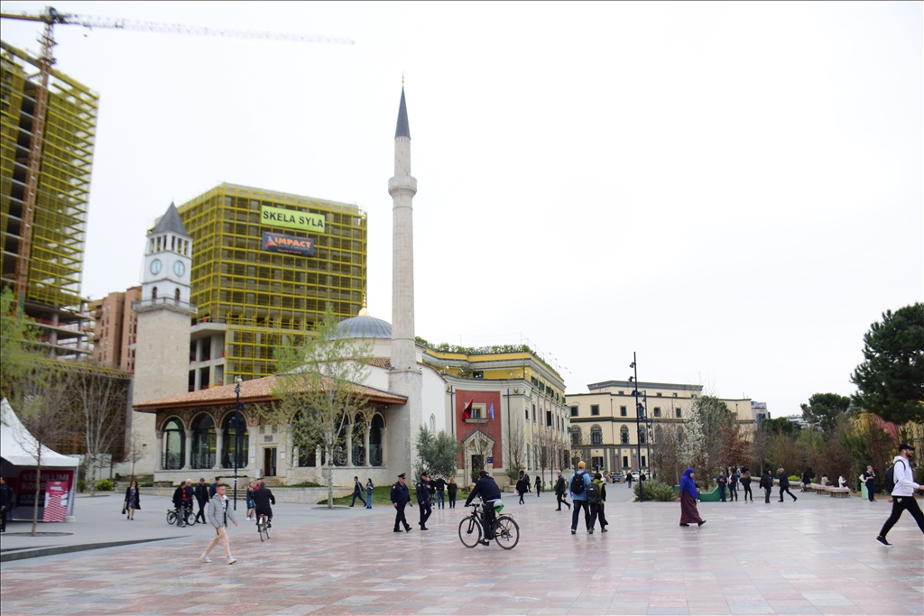 Besimtarët muslimanë në Ballkan bëjnë përgatitjet e fundit për Muajin e Shenjtë të Ramazanit
