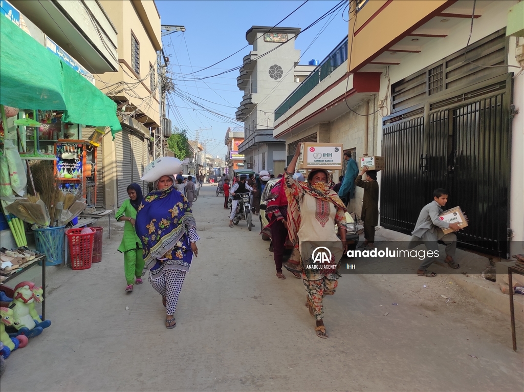 تركيا تقدم مساعدات رمضانية لآلاف الأسر الباكستانية