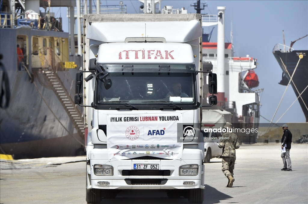 وصول 960 طنا من المساعدات الغذائية التركية إلى لبنان