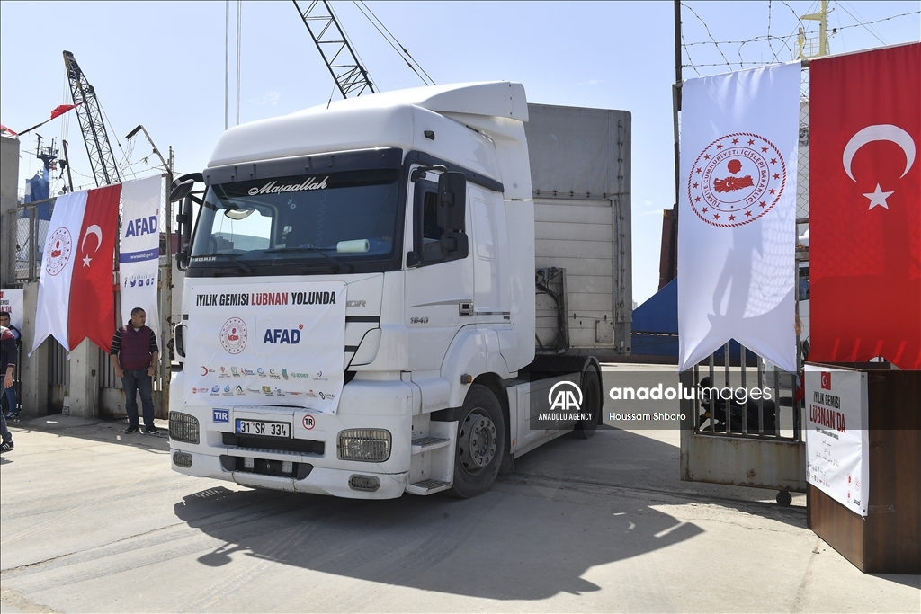 وصول 960 طنا من المساعدات الغذائية التركية إلى لبنان
