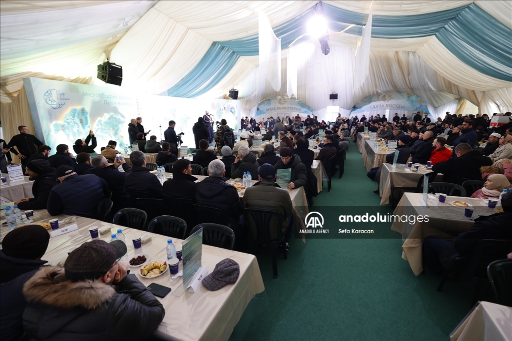 مسلمو روسيا في أول مأدبة إفطار رمضانية أقيمت بالعاصمة موسكو