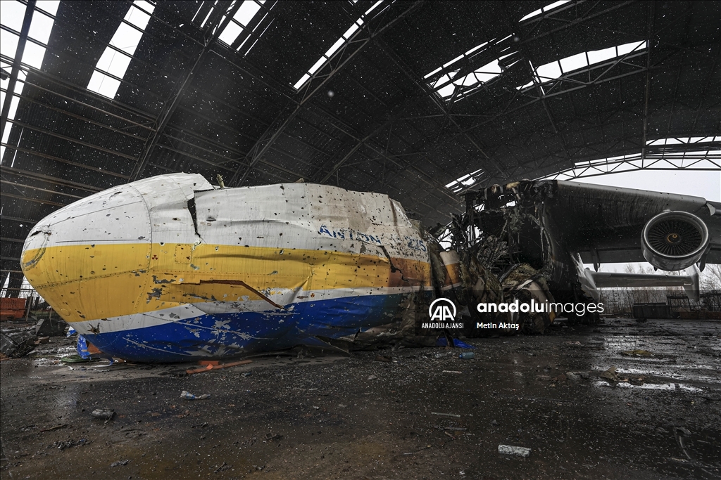 Rusya'nın vurduğu Ukrayna'daki Antonov An-225'in enkazı AA tarafından görüntüledi