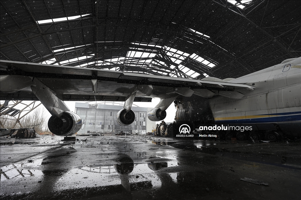 Rusya'nın vurduğu Ukrayna'daki Antonov An-225'in enkazı AA tarafından görüntüledi