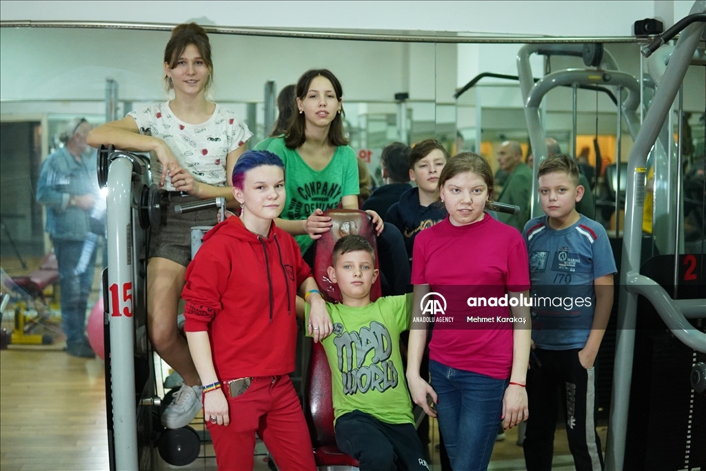 بممارسة الرياضة.. أيتام أوكرانيون في تركيا يحاولون نسيان آثار الحرب
