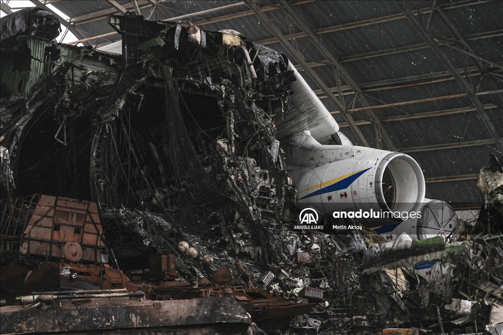 Rusya'nın vurduğu Ukrayna'daki Antonov An-225'in enkazı AA tarafından görüntüledi