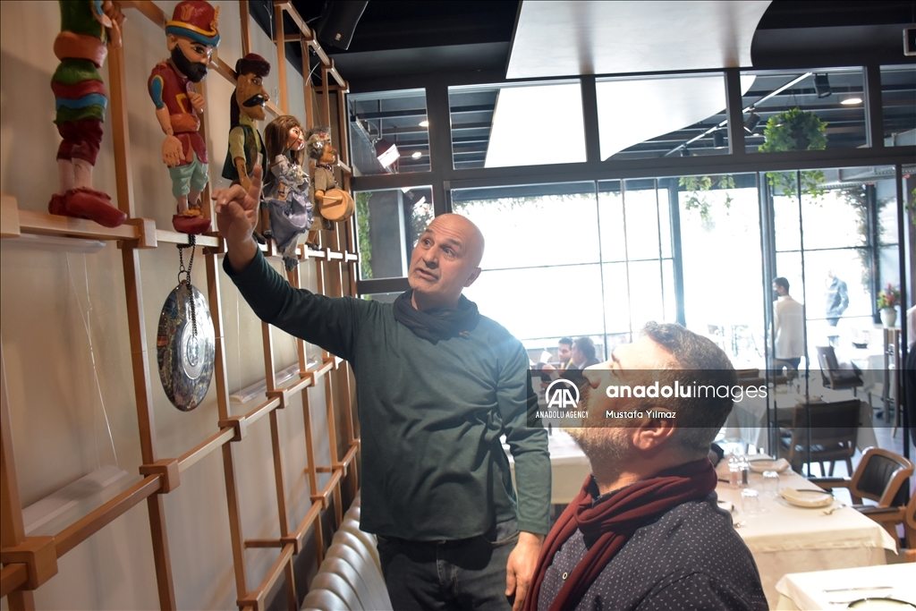 بورصة التركية.. مسرح الظل يستعرض أشهر الأطباق الرمضانية