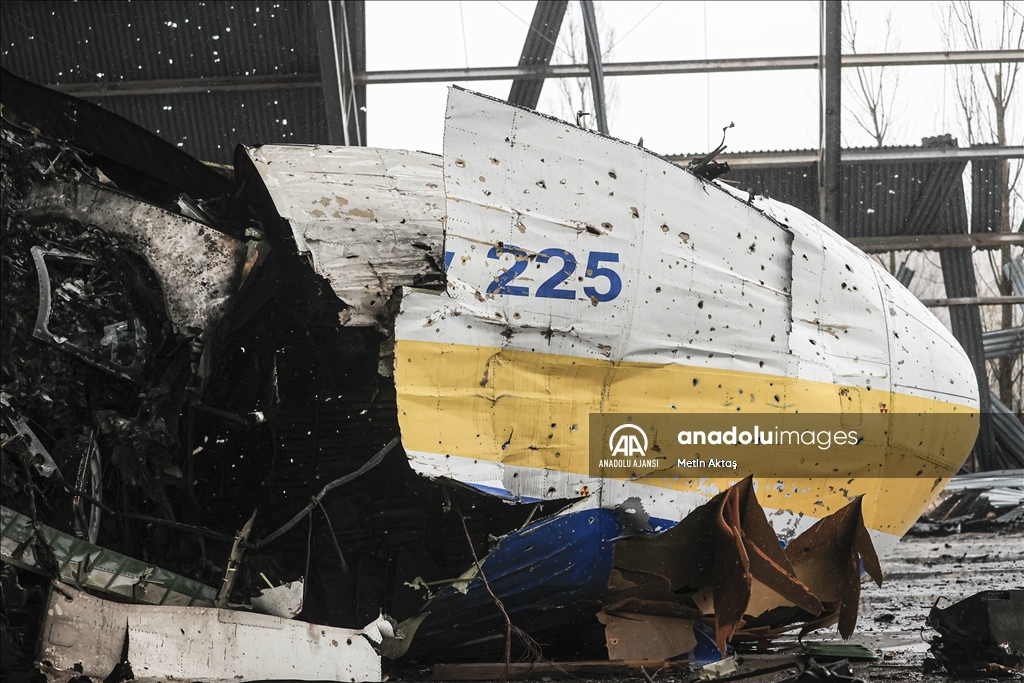 Rusya'nın vurduğu Ukrayna'daki Antonov An-225'in enkazı AA tarafından görüntüledi