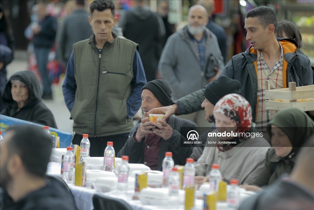 Jačanje bratskih odnosa BiH i Turkiye: U Sarajevu organiziran iftar na otvorenom