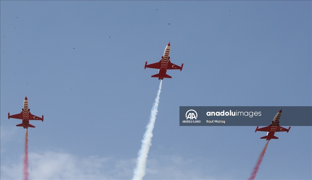 Türk Yıldızları, Şanlıurfa'da gösteri uçuşu yaptı